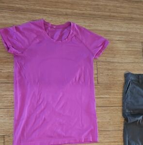 Lululemon Pink Short Sleeve Active Wear T-Shirt